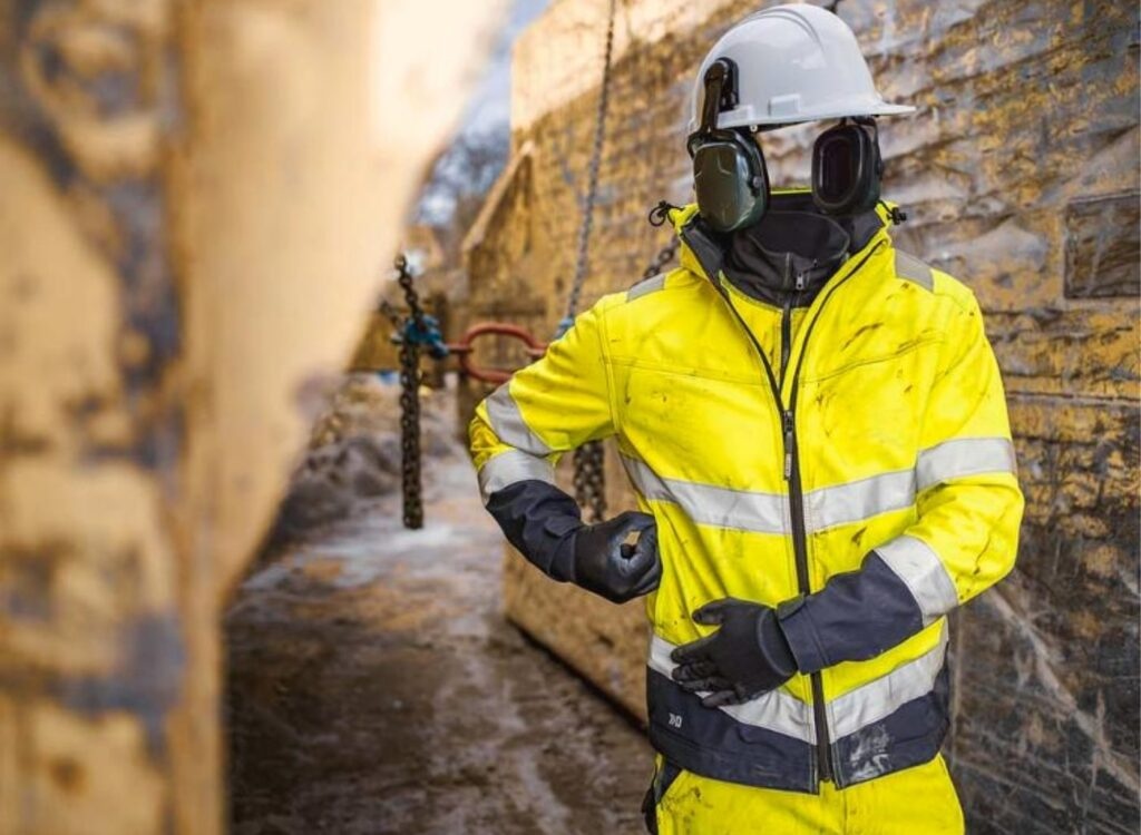 Warnschutz Orange oder Gelb: Was ist vorgeschrieben?